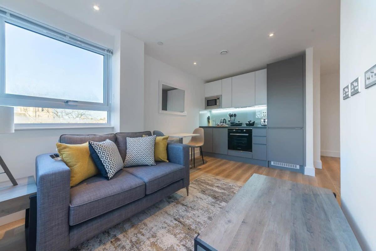 Modern Studio Apartment In East Grinstead Exterior foto